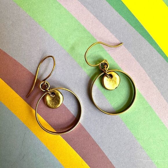 Gold tone circle drop earrings - Picture 6 of 7